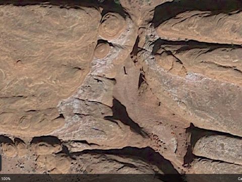 Lokasi monolit misterius di Google Earth