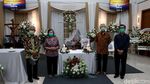 Mantan Rektor Unpar Tutup Usia, Begini Suasana di Rumah Duka