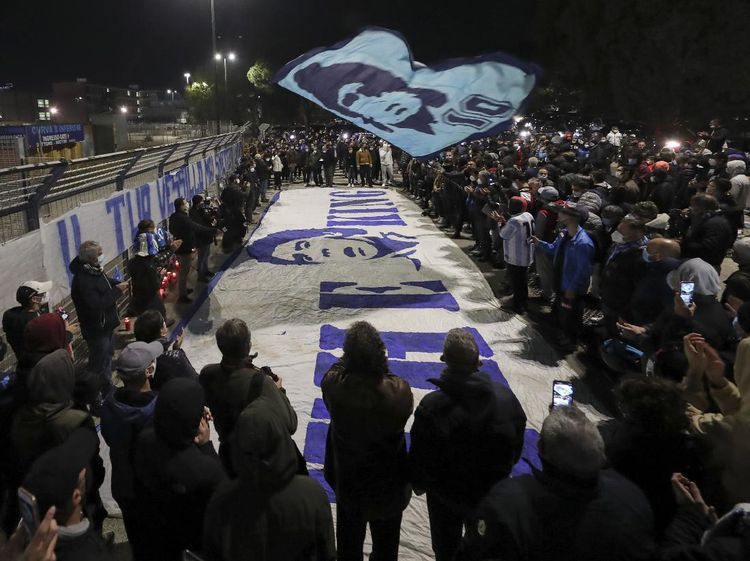 Maradona Tiada, Warga Naples Berduka