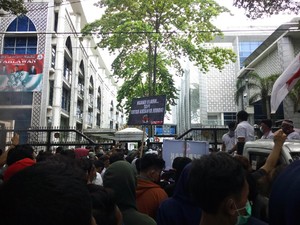 Massa Demo di DPRD Sumut Tolak Habib Rizieq Datang ke Medan