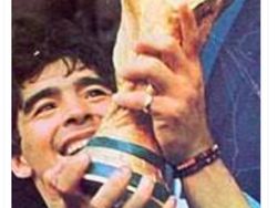 Maradona Meninggal, Para Bintang Bersedih di Media Sosial