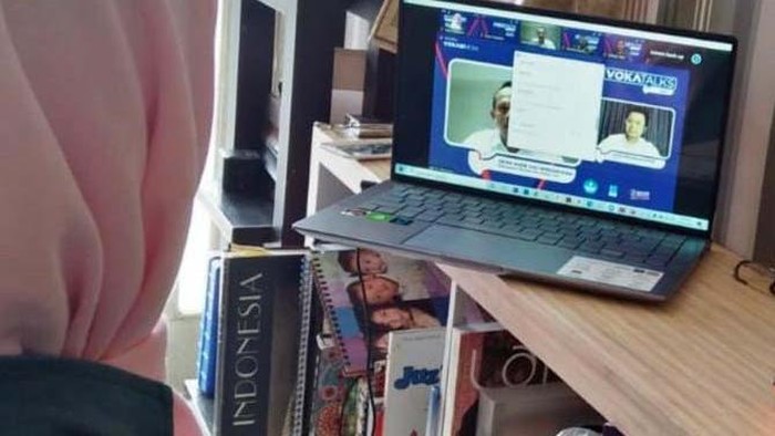 Pendidikan Vokasi adalah program studi yang diselenggarakan perguruan tinggi. Di masa pandemi ini, Vokasinesia gelar Vokatalks untuk mengenalkan pendidikan vokasi.