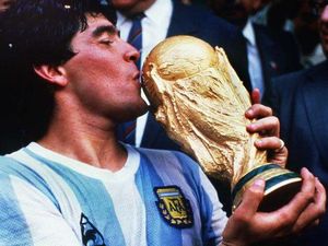 Julukan Maradona: Mulai dari Dewa hingga Layang-layang