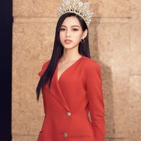 Beberapa waktu lalu, Miss World Vietnam pun telah memilih ratu kecantikan terbarunya. Adalah Đỗ Thị Hà, seorang mahasiswa yang punya kisah inspiratif. Foto: Instagram @doha_20.07