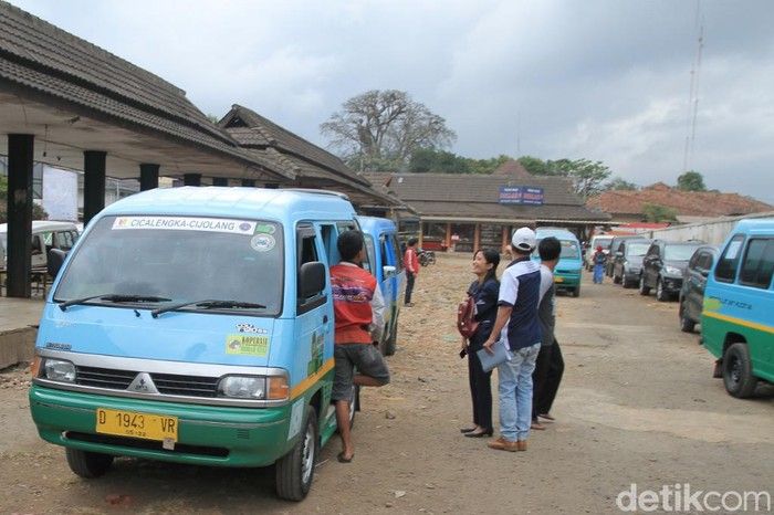 Ngakak! Ketemu Orang Mabuk di Angkot, Pria Ini Malah Ditraktir Nasi Goreng