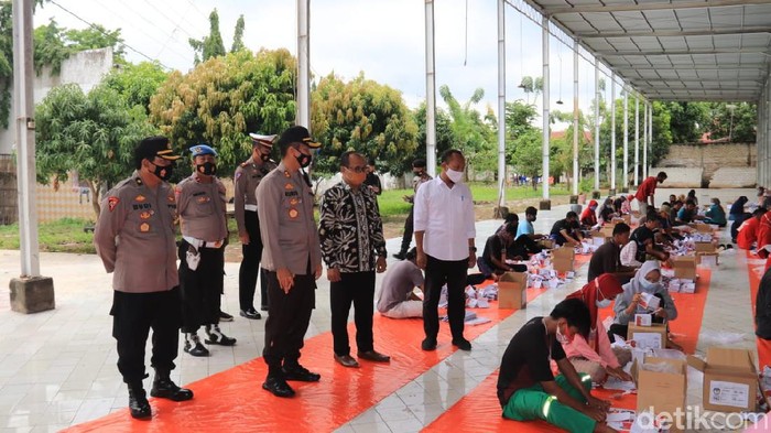 Kapolres Tuban didampingi KPU dan Bawaslu datangi gudang penyimpanan logistik