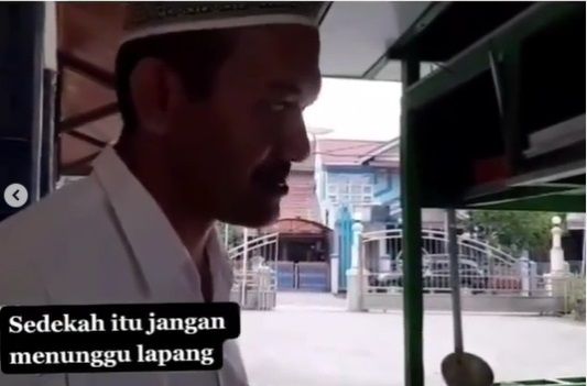 Penjual Mie Ayam yang Hobi Sedekah