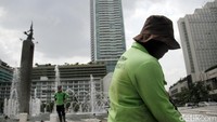 Perawatan rutin yang dilakukan biasanya cukup melibatkan 4 hingga 5 orang dengan masing-masing tugasnya.