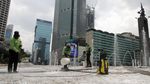 Perawatan Rutin Bundaran Tugu Selamat Datang