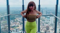 Kebersamaan Eva Belisima dan Evelyn sering dipamerkannya di Instagram. (Foto: dok. Instagram @evabelisima_official) 