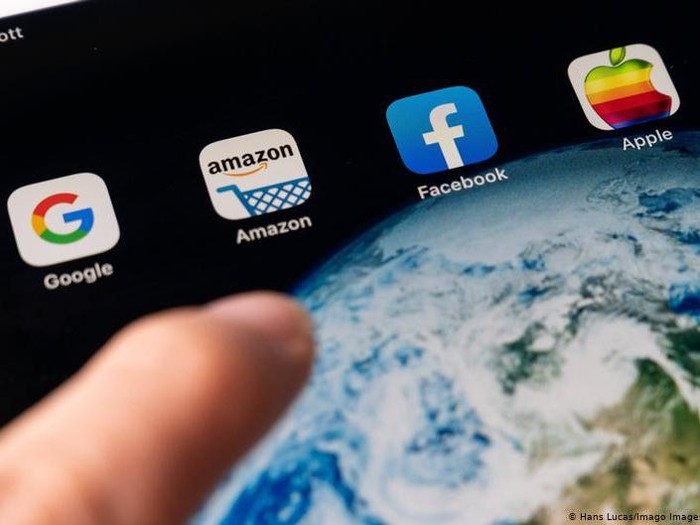 Prancis Kirim Tagihan Pajak dan Retribusi Kepada Facebook dan Amazon