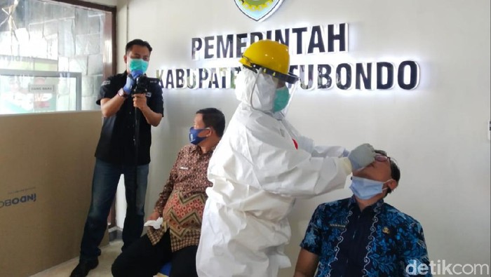 Puluhan Pegawai Pemkab Situbondo Jalani Swab Usai Bupati Dadang Positif COVID-19