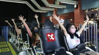 Satu lagi wisata hits Bandung yang tak kalah menarik, Trans Studio Bandung. Berbagai wahana mulai dari yang ekstrem hingga horor ada di sini. Cus !(Trans Studio Bandung)