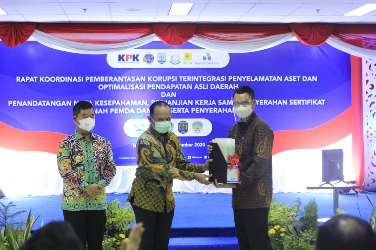 Rapat Koordinasi Pemberantasan Korupsi Terintegrasi Penyelamatan Aset dan Optimalisasi Pendapatan Asli Daerah dan Penyerahan Sertifikat Tanah Pemerintah Daerah dan PLN di Provinsi Kalimantan Utara. (Dok PLN)