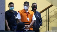 Seperti diketahui, Andreau Misanta Pribadi dan Amiril Mukminin, dua tersangka kasus dugaan suap ekspor benur atau benih lobster, menyerahkan diri ke KPK.
