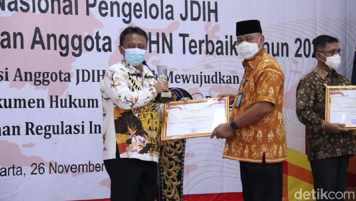 Sumedang mendapat penghargaan dari JDIHN