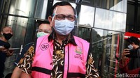 Terkait kasus korupsi Jiwasraya, Mantan Direktur Utama PT Asuransi Jiwasraya Persero, Hendrisman Rahim divonis penjara seumur hidup. Hendrisman diputus bersalah telah melakukan korupsi dengan memperkaya diri dan Benny Tjokro dkk senilai Rp 16 triliun.
