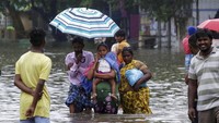 Pada bulan Mei, hampir 100 orang tewas setelah Topan Amphan, badai paling kuat yang melanda India timur dalam lebih dari satu dekade.