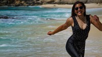 Berlibur ke Bali, kebahagiaan Ashanty dipotret oleh Anang Hermansyah. (Foto: dok. Instagram @ashanty_ash)  