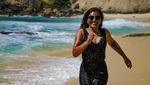 10 Gaya Ashanty di Pantai, Lari-larian bak Film India!