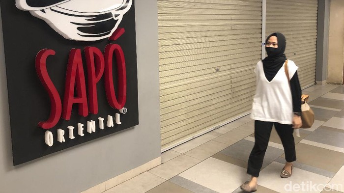 Kenyataan pahit imbas pandemi Corona di DKI Jakarta terus menusuk. Salah satunya bisnis restoran yang terpaksa harus tutup permanen.