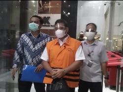 Pakai Rompi Tahanan, Staf Edhy Prabowo Dibawa ke Rutan KPK