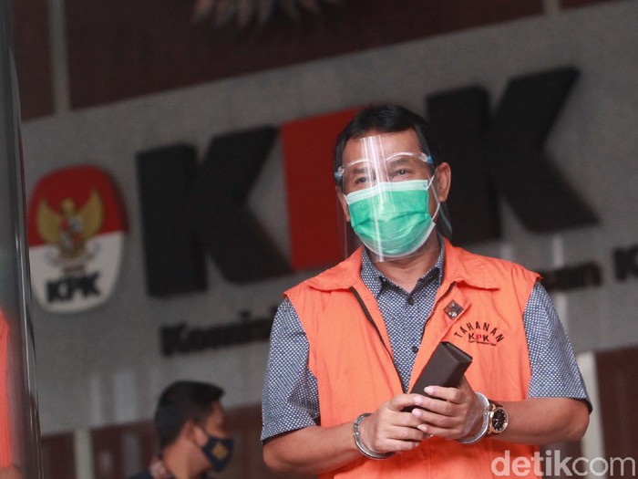 KPK menyatakan berkas tuntutan eks Bupati Bogor periode 2008-2014 Rachmat Yasin sudah lengkap (P21) dan segera dibawa ke Pengadilan Tipikor Bandung.