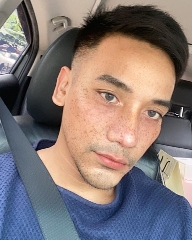 Di sejumlah fotonya Bubah menggunakan filter dengan freckles dan bermata biru. Penampilan baru Bubah itu banyak dipuji netizen yang menyebut mirip boneka Ken sampai disamakan mirip Afgan.  Foto: dok. Instagram