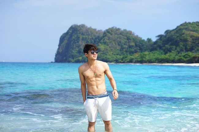 Pemilik nama lengkap Muhammad Rizky Billar ini lahir pada 12 Juli 1995 di Medan. Saat ini dirinya dikenal sebagai salah satu aktor Indonesia yang telah membintangi sejumlah sinetron. Foto: Instagram.com/rizkybillar