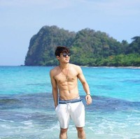 Pemilik nama lengkap Muhammad Rizky Billar ini lahir pada 12 Juli 1995 di Medan. Saat ini dirinya dikenal sebagai salah satu aktor Indonesia yang telah membintangi sejumlah sinetron. Foto: Instagram.com/rizkybillar