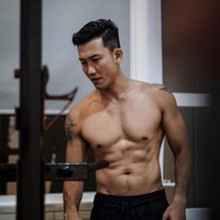 Sedangkan Denny Sumargo lahir pada 11 Oktober 1981. Nama pria berdarah Tionghoa-Indonesia itu dikenal sebagai seorang aktor dan juga pemain bola basket. Foto: Instagram.com/sumargodenny