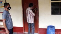 Gudang penyimpanan logistik Pilkada itu tersimpan dengan baik. Selain itu gudang juga dijaga dan digembok.