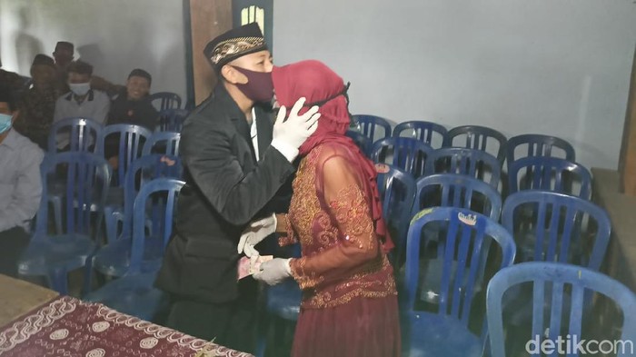 duda nikahi nenek