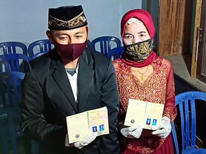 Sekilas Jatim: Duda Nikahi Nenek-Jasad Kiai Dikubur 3 Tahun Masih Utuh