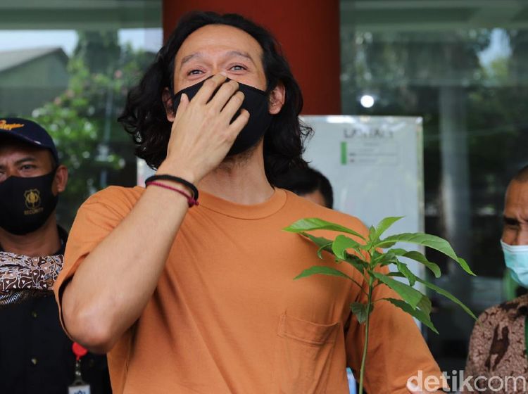 Foto-foto Dwi Sasono Bebas dari RSKO Cibubur