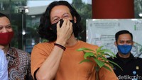 Dwi Sasono pun tak sabar untuk bertemu keluarga. Saya sudah siap untuk balik turun ke bumi lagi, saya sudah kangen sama keluarga saya, ujar Dwi Sasono. (Foto: Palevi/detikcom.) 