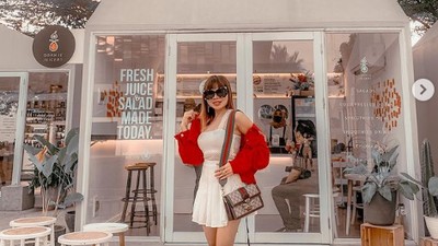 Ini Eva Belisima, Istri Baru Kiwil yang Jago Masak Enak