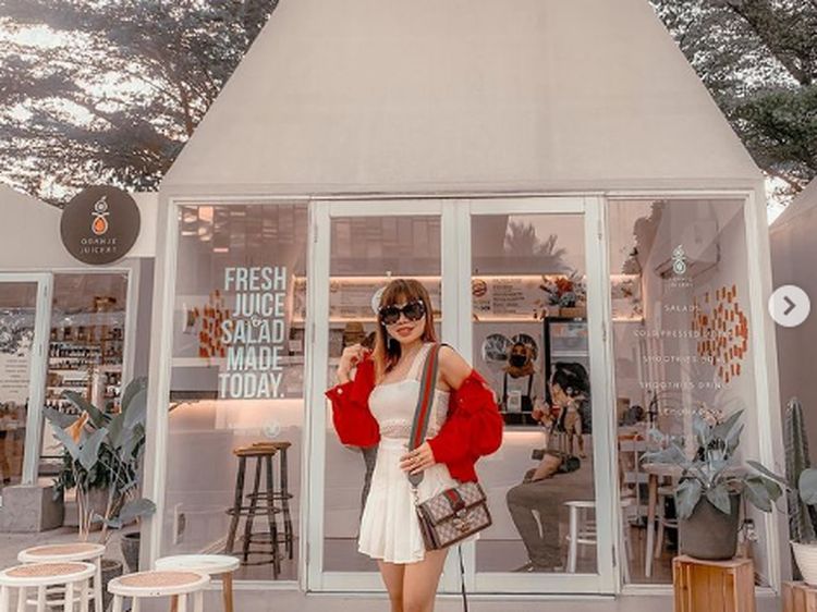 Ini Eva Belisima, Istri Baru Kiwil yang Jago Masak Enak