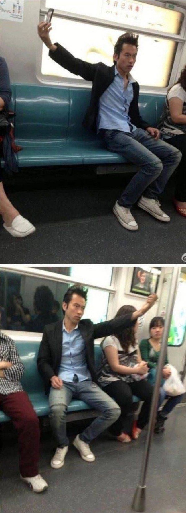 Definisi narsis tingkat dewa. Tak peduli dimanapun berada, tetap selfie. Selfie nya ala-ala candid gitu lagi.. Foto: www.ebaumsworld.com