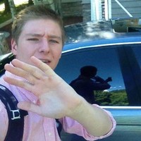 Berharap orang-orang ngiranya punya pacar, tapi sayang gagal nih. Makanya lain kali liat-liat dulu ya kalau mau foto, biar kalau mau bohong nggak ketahuan. Foto: www.ebaumsworld.com