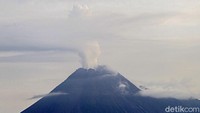 Kepala Kepala BPPTKG Hanik Humaida menyampaikan kepulan asap di Merapi merupakan hal yang sangat wajar. 