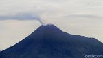Gunung Merapi Semburkan Asap Sulfatara