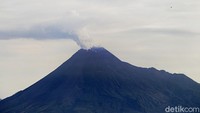 Balai Penyelidikan dan Pengembangan Teknologi Kebencanaan Geologi (BPPTKG) menyebut asap gunung api merupakan hal yang sangat wajar, kebetulan cuaca cerah sehingga bisa terlihat dari kota Yogyakarta.