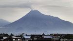 Gunung Merapi Semburkan Asap Sulfatara