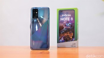 Sedangkan untuk varian RAM 6GB/128GB akan dijual dari harga normal Rp 2.549.000 Foto: Adi Fida Rahman/detikINET