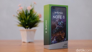 Kotak Infinix Note 8 dihiasi karakter Gatot Kaca dan Nyi Roro Kidul dari Mobile Legends. Foto: Adi Fida Rahman/detikINET