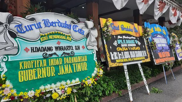Karangan bunga untuk Bupati Situbondo, H Dadang Wigiarto