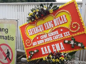 Karangan Bunga dari KAK EMA untuk Habib Rizieq di RS UMMI