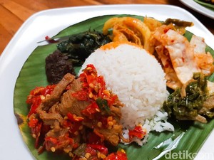 5 Warung Nasi Padang Tersembunyi dengan Porsi Brutal Mantap!
