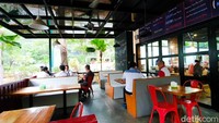 Tak perlu jauh-jauh ke Bukittingi untuk menikmati lezatnya nasi Kapau. Di Jakarta ada restoran nasi Kapau dengan suasana modern yang masih menjaga keautentikan rasanya. Foto: detikFood / Yenny Mustika Sari